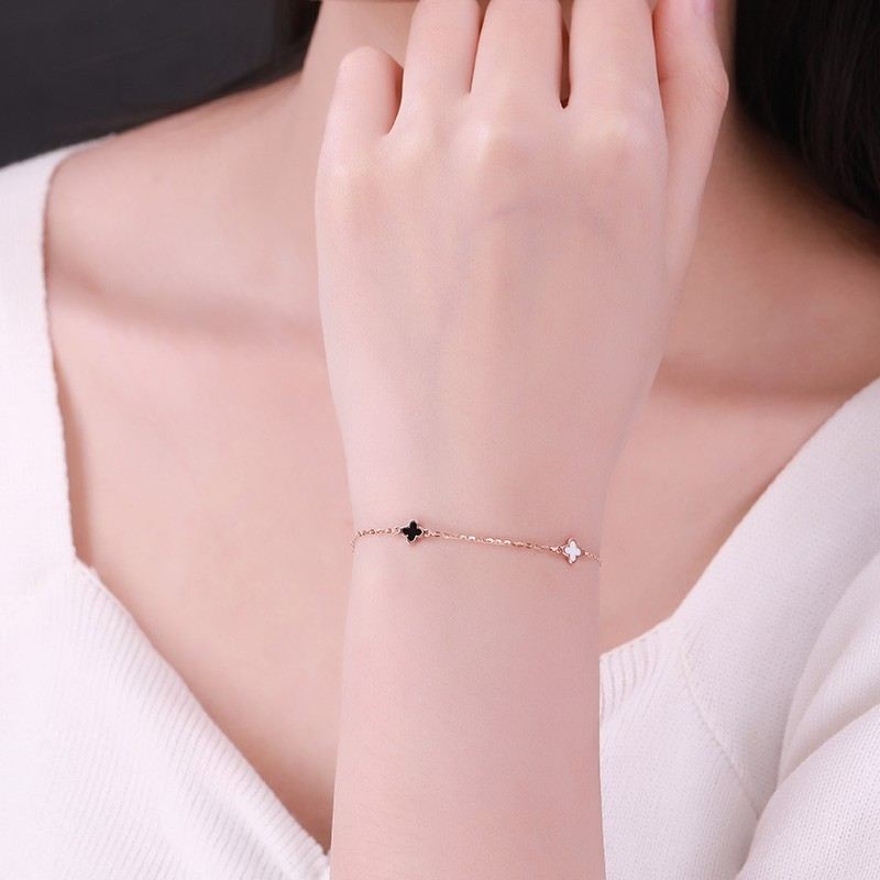 Fyrklöver Charm Armband För Dam I 18K Guld