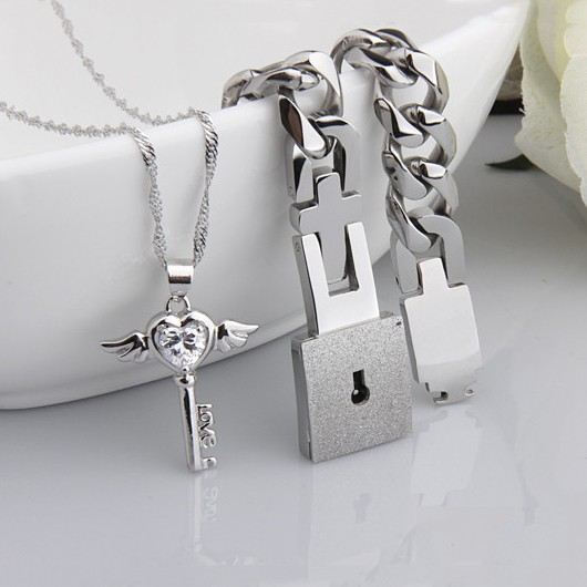 Romantiskt Titanarmband Och Ängelhjärtnyckelhalsband Sterlingsilver För Par