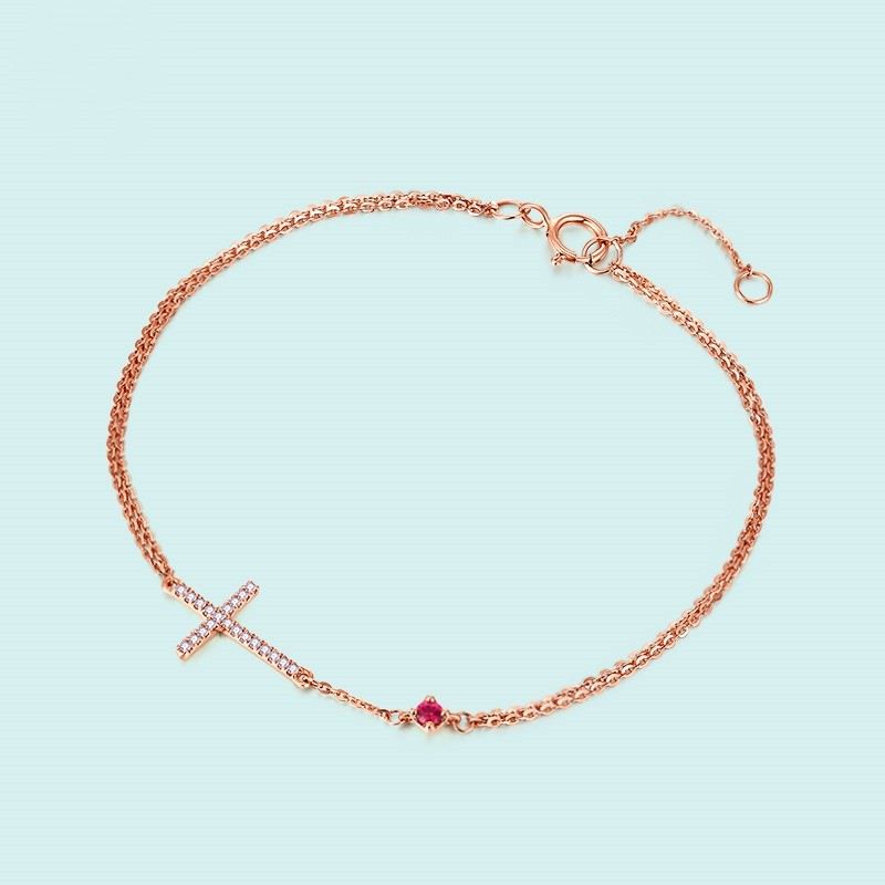 Unika Rose Cross Ruby Månadssten Armband För Dam I 18K Guld