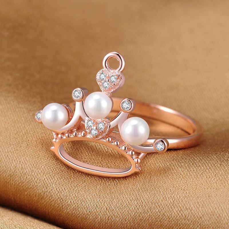 Ädel Glittrande 925 Sterling Silver Inlagt CZ Kronring Med Tre Pärlor