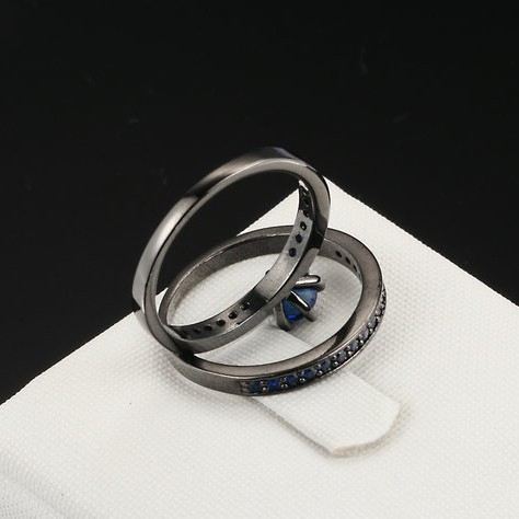 Exklusiva Lyxiga Svartguld Inlagda Blå Cubic Zirconia Förlovningsringar
