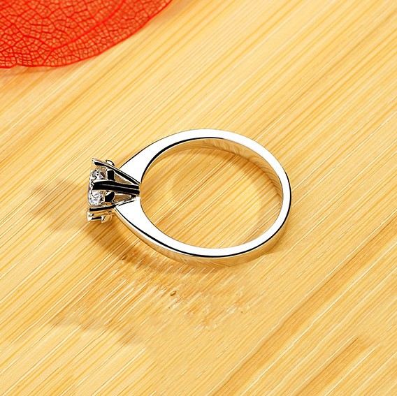 Kreativ Design 925 Sterlingsilverpläterad Platinaförlovningsring