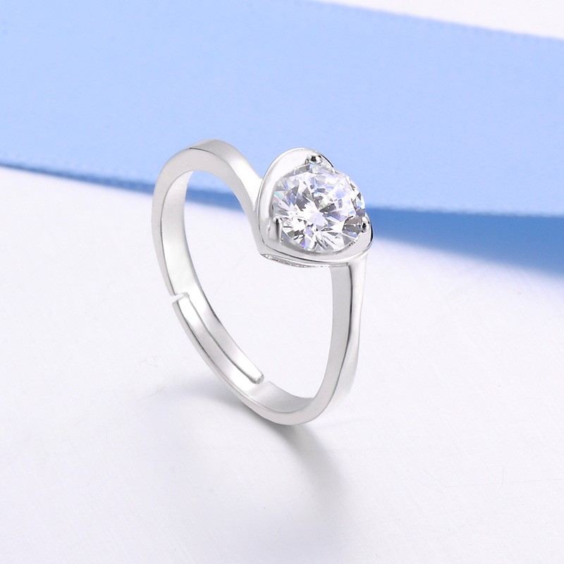 Mode Stil Hjärtformad S925 Silver Inläggning Cubic Zirconia Förlovningsring