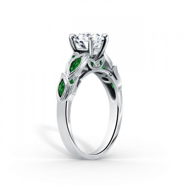 Naturligt Rund Snitt Skapat Vit Safir Med Smaragd Förlovningsring / Bruduppsättning I Sterling Silver