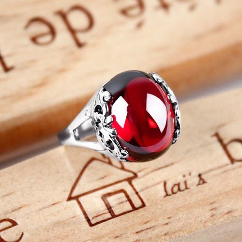 Överdriven Personlighet 925 Silverinlagd Oval Granatring