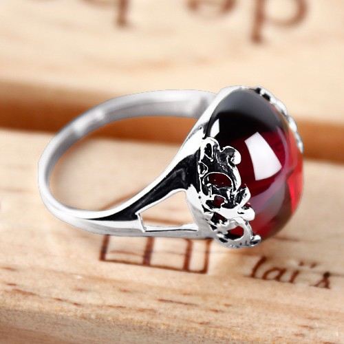 Överdriven Personlighet 925 Silverinlagd Oval Granatring