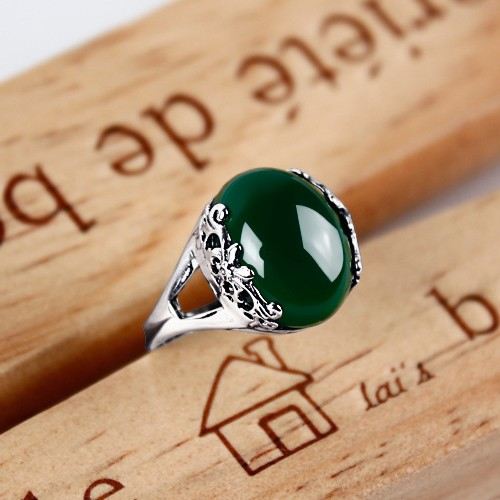 Överdriven Personlighet 925 Silverinlagd Oval Granatring