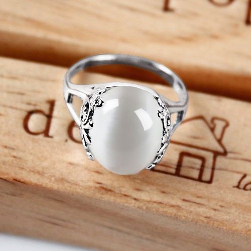 Överdriven Personlighet 925 Silverinlagd Oval Granatring