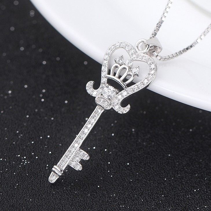 Härligt 925 Sterling Silver Krona Nyckel Sterling Silver Halsband