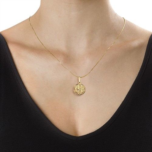Xs Cirkel Monogram Halsband I 18K Guldplätering